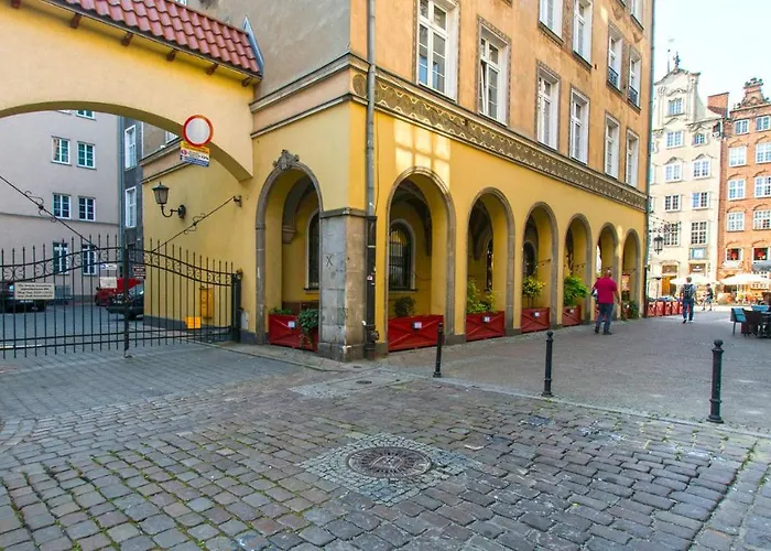 Old Town Dlugi Targ Апартаменты *